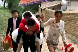 甘肃秦安一户人家嫁女，新娘是村里最漂亮的，今天被城里人接走了视频封面