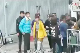 刘德华因伤终止演唱会，被拍最近康复已经复工视频封面