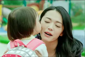 保姆雨夜痛失爱女，把孩子尸体放冰箱，并且抱走雇主孩子。视频封面