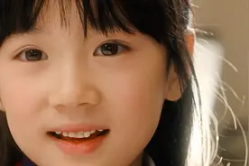 小男孩与小女孩青梅竹马两情相悦，美好的生活尽在眼前，很不幸视频封面