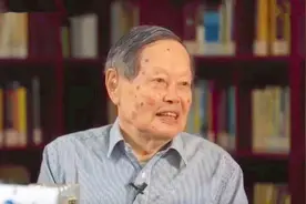杨振宁：1971年我回国没敢提建议，72年说了这件事影响很大很有名视频封面
