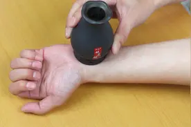 心这里感觉慌慌的，又睡不好，学会1个方法，让你心不慌，睡得安视频封面