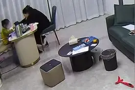 妈妈教一年级女儿拼音双双崩溃大哭：再也不教了视频封面