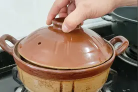 广东人百吃不腻的一锅美味，3样食材一起做，有荤有素营养又好吃视频封面