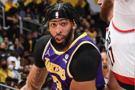 NBA球员集锦：浓眉哥统治攻防砍30分15板3帽！湖人主场险胜开拓者视频封面