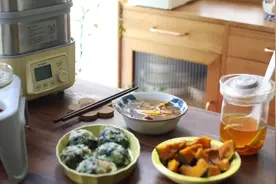 一个人的午餐也要认真对待，主食低脂肉菜热汤一锅出，减少点外卖视频封面