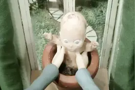 原来婴儿都是从土里长出来的，想要哪一种小孩，都可以自己种！视频封面