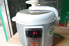 家用电压力锅显示故障代码E1，多数都是这里出了问题，修好很简单视频封面