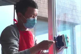 90后保洁师今年就地过年，北京家政服务业春节不“打烊”！视频封面