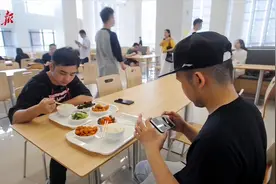 Vlog｜武汉、华科有了“同一所大学”，这里有“全国最好宿舍”！