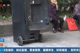 婴儿被丢垃圾桶，众邻居急救援视频封面