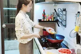 90后女生生活日常：下班回家炒两个简单的广东菜，清淡又下饭