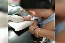 4岁小男孩入学体检抽血害怕，霸气喊口号鼓励自己笑翻众人视频封面