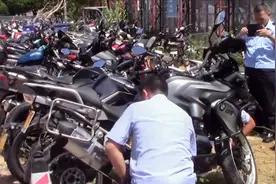 汕尾飙车族深夜炸街扰民，民警查获12辆摩托车，其中有宝马摩托视频封面