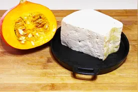 南瓜和豆腐真是绝配，简单一做，居然这么好吃，上桌汤汁都不剩视频封面