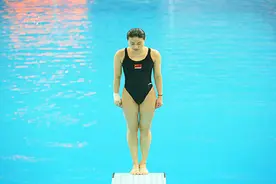 郭晶晶08年封神一跳！如一根针入水几乎0水花，老外看完集体膜拜视频封面