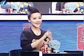 12岁新疆萌娃歌舞秀，《一段小白鸽》的表演让人眼前一亮！视频封面