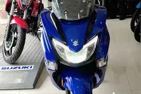 铃木汉堡人125踏板车，高颜值动力强，配CBS，售7850元，代步神器视频封面