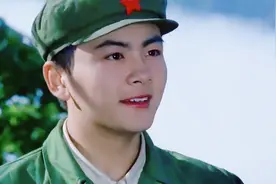 终于理解洪班长当年差点演了贾宝玉了！怪不得是军艺初代校草视频封面