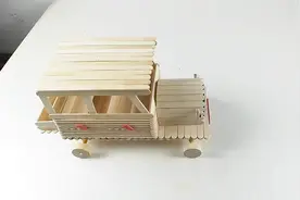 如何用雪糕棍制作老式经典汽车，看一遍你也能轻松学会！