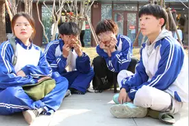 回忆童年：“一个不许动，二个不能笑”还会玩这个游戏吗,很好玩