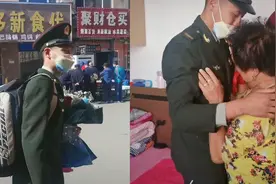离家两年后兵哥回家藏姥姥屋里给惊喜，姥姥见面瞬间哭成泪人视频封面