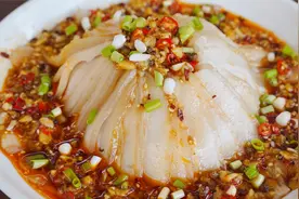 在湖北，五花肉这样吃，做法简单色香味俱全，一人两斤不够吃