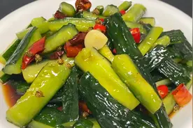 用这个方法腌黄瓜，酸甜脆爽又开胃，一次6斤不够吃，放3月都没事