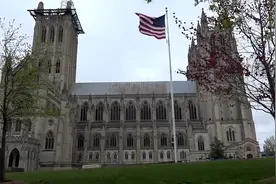 美国教堂敲了1001下丧钟：千次哀悼百万亡灵，一次提醒病毒仍在视频封面
