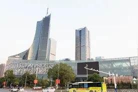 实拍安徽第一高楼，这造型全国独一无二，太气派了视频封面