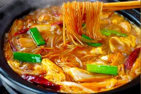 白菜炖粉条怎么做最好吃？诀窍都在这里，香气四溢，炖一锅不够吃视频封面