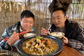 一个猪肚二十个鹌鹑蛋，大铁锅小火慢卤两小时，这也太香了吧视频封面