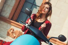 电动车换万能控后刹车出现咯噔响故障啥原因？老师傅教你一招解决视频封面