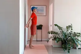 不运动别超过14天，试试原地小跳2分钟，锻炼全身，提高免疫力视频封面