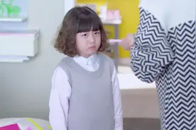 二胎时代：馨儿用剪刀戳弟弟，被奶奶看见，奶奶会如何处理？视频封面
