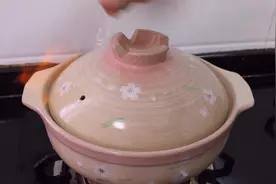 客家焗鸡，一道风味独特的待客菜，香气四溢入味好吃，汁都吃不剩