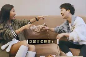 当周深遇上吉克隽逸，两人对话就像讲相声，深深一个动作笑翻全场视频封面