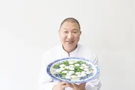 教你在家做纯手工鱼丸，鲜嫩滑爽，没有鱼刺，比店里面的都好吃视频封面