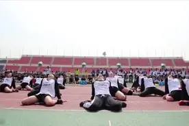 竟然爆红！韩国某高中运动会开场舞引300万粉丝！网友：出道吧！视频封面