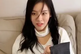 戏精搞笑日记：闺女看到老爸藏私房钱，竟然这样套路老爸，亏大了视频封面