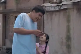 娘亲舅大：男孩被马蜂蛰成傻子，一心护着侄女，太让人心疼了！视频封面