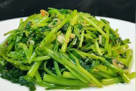 春天要多吃茼蒿，2块钱炒一大盘，清脆爽口，好吃营养又下饭视频封面