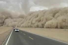 星际穿越既视感！青海遭遇沙尘暴天气，巨大“沙墙”袭来令人窒息视频封面