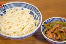 尖椒榨菜肉丝面，面点师教您窍门，简单味道好，喜欢的试试吧！