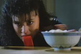 火烛鬼：长舌女鬼这舌头可真带劲！是个吊死鬼吧，舌头这么长！视频封面