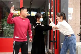 娜娜和东东媳妇激烈较量，娜娜身单力薄被无情的赶了出去，真惨视频封面