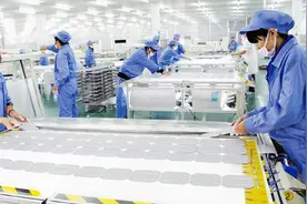 中国工厂实拍，光伏太阳能发电板制造，高效率生产一步到位！
