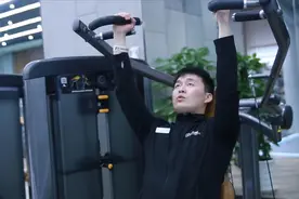 肩部肌肉无力？看看教练是怎么做的，快速增强肌肉力量