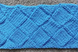 继续演示这款“白桦编织（Enthelac）”织物后续部分的编织过程