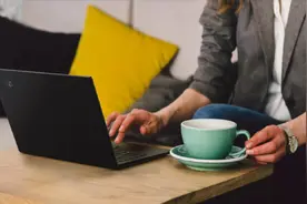 2020款ThinkPad X1 Carbon发布视频封面